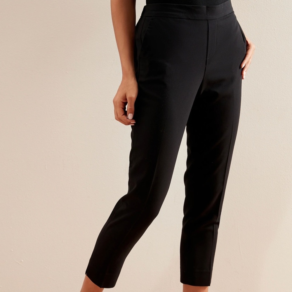 Banana Republic Black tapered cropped pant size O